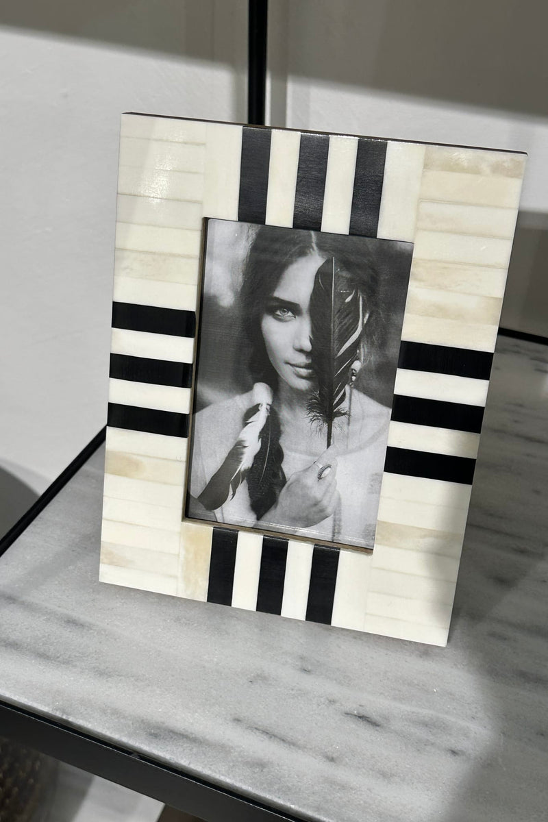 Emiratt Photo Frame - 4 x 6 - Paula Ryan