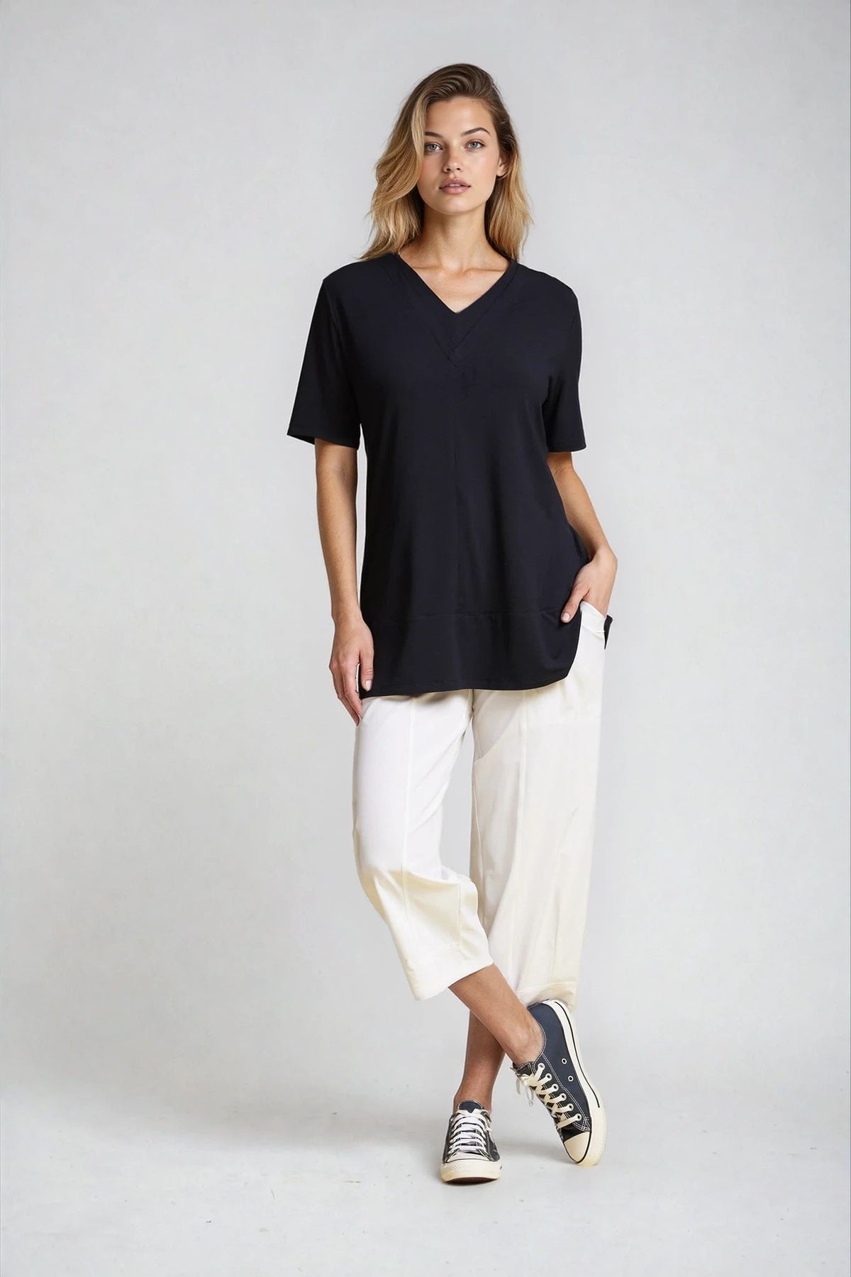 PAULA RYAN Double V Neck Top – Ecovero Black
